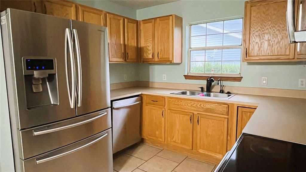 For Sale: $279,900 (3 beds, 2 baths, 1304 Square Feet)