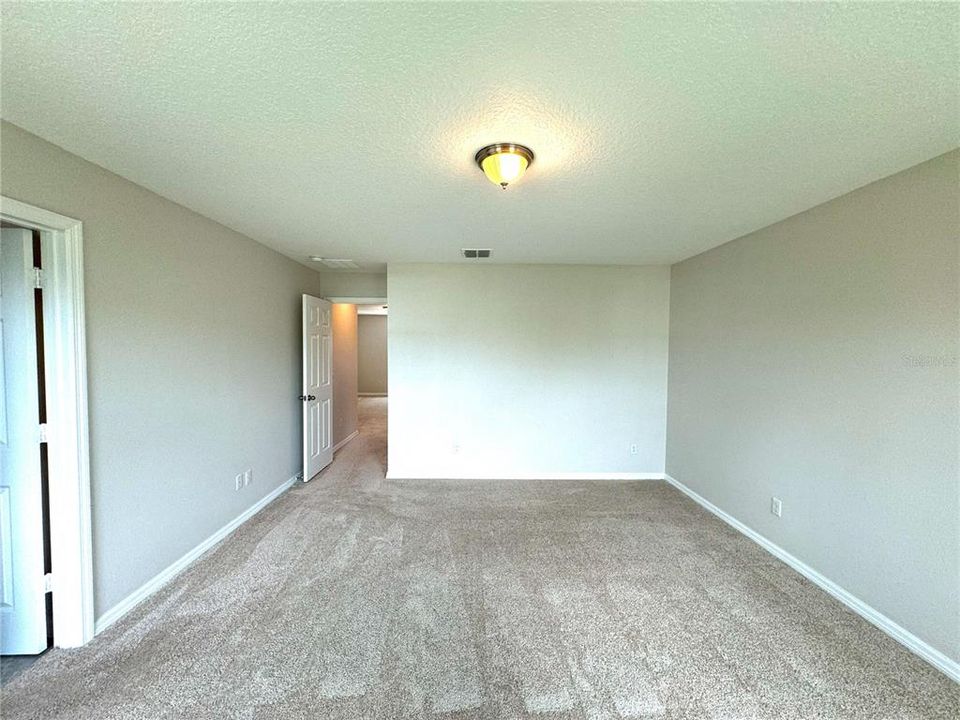 For Rent: $2,500 (3 beds, 2 baths, 1964 Square Feet)