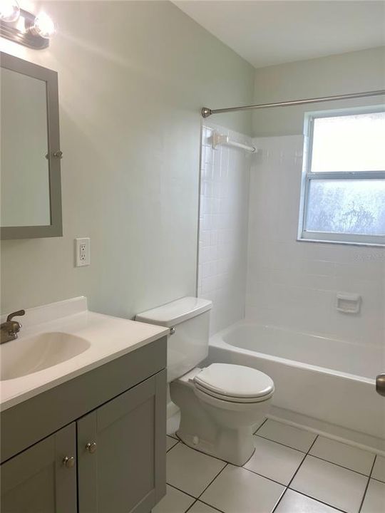 For Rent: $1,600 (2 beds, 1 baths, 875 Square Feet)