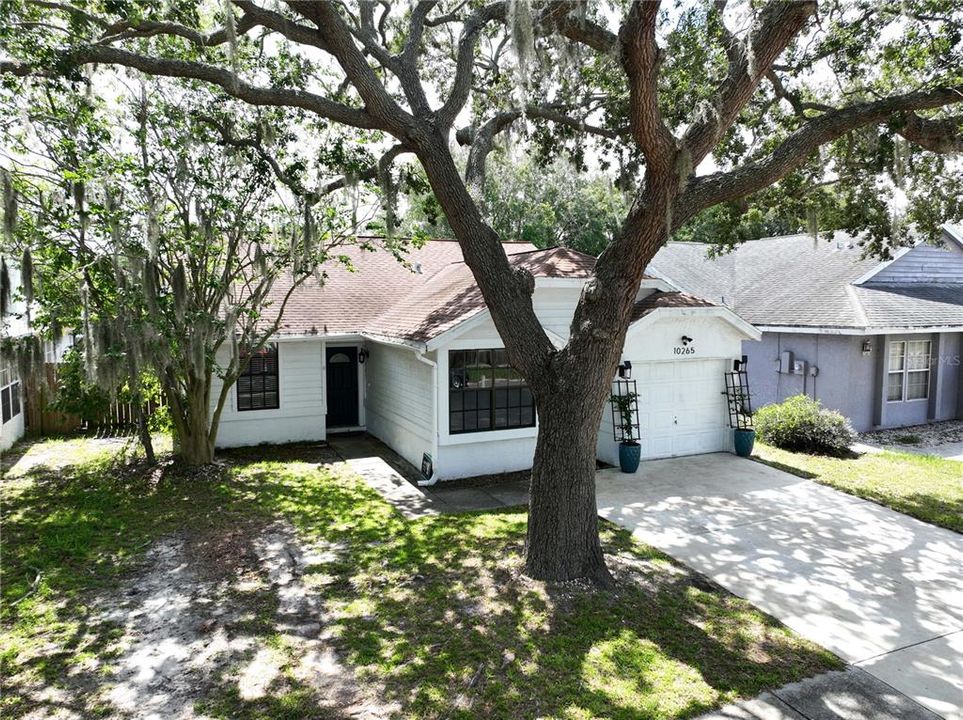 For Sale: $325,000 (3 beds, 2 baths, 1289 Square Feet)