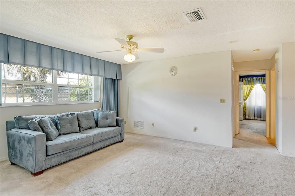 Active With Contract: $449,000 (3 beds, 2 baths, 2036 Square Feet)
