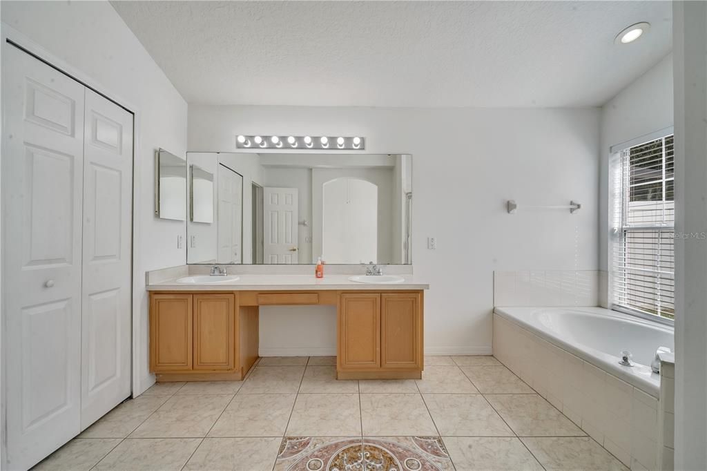 For Sale: $379,900 (3 beds, 2 baths, 1481 Square Feet)