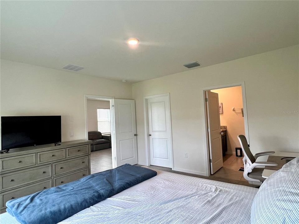 For Rent: $2,295 (3 beds, 2 baths, 1516 Square Feet)