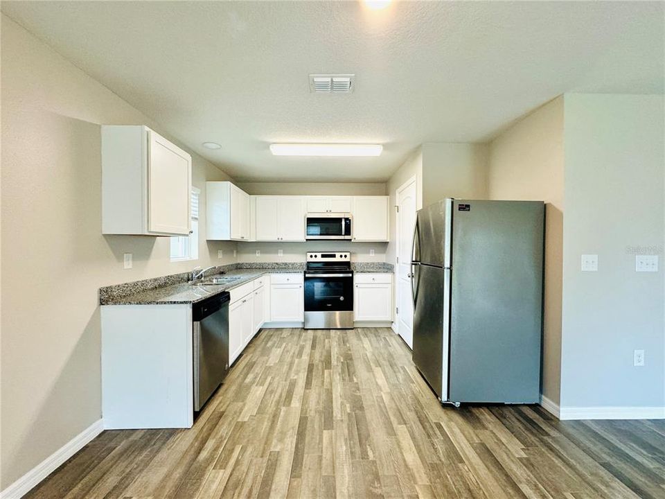 For Sale: $269,900 (3 beds, 2 baths, 1244 Square Feet)