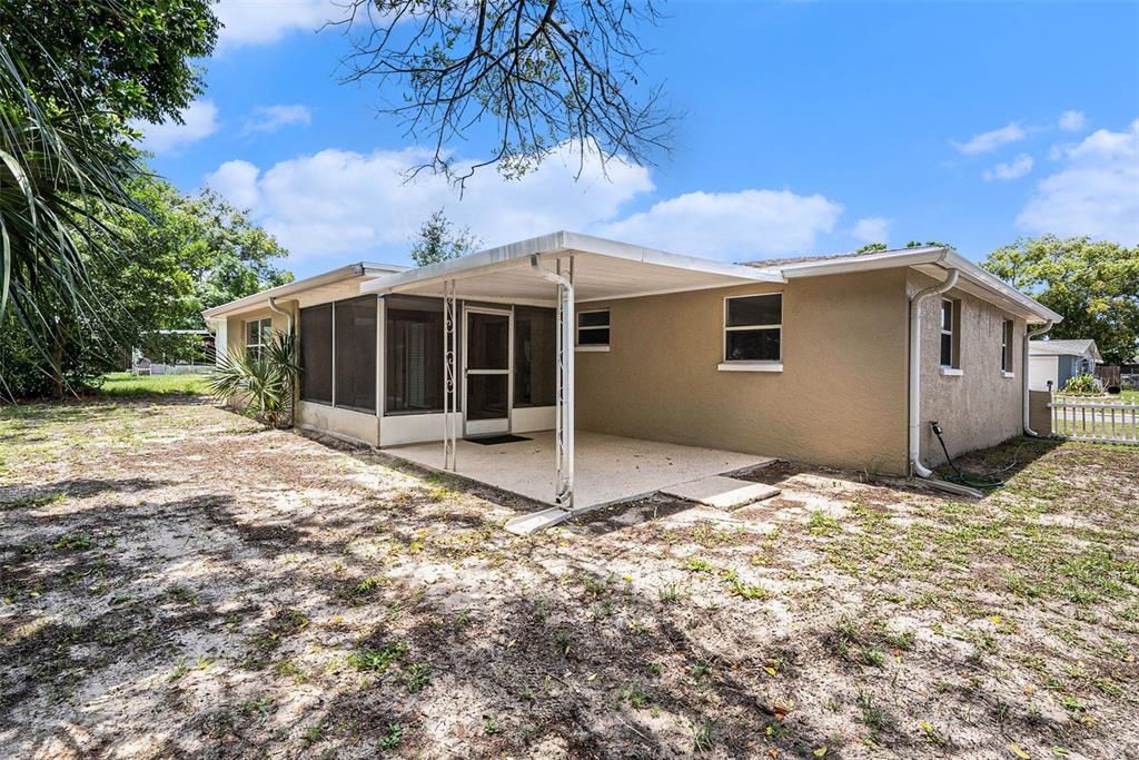 Active With Contract: $289,900 (3 beds, 2 baths, 1310 Square Feet)