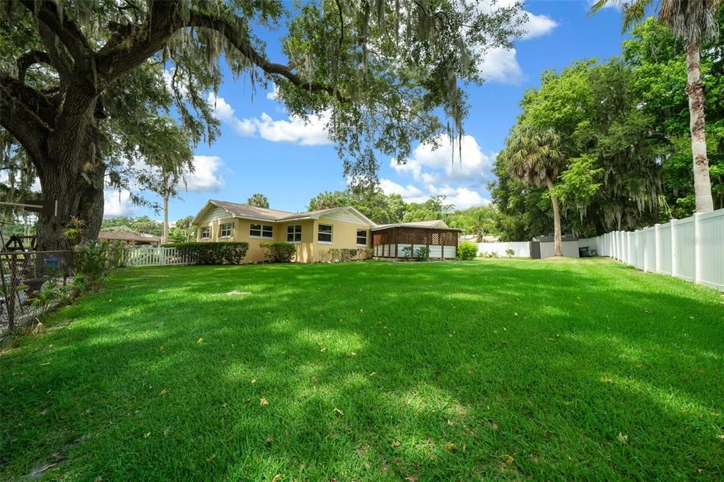 For Sale: $395,000 (3 beds, 2 baths, 1980 Square Feet)