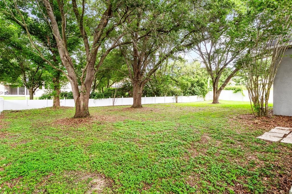 FULLY FENCED YARD