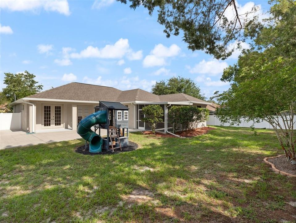 Active With Contract: $379,000 (3 beds, 2 baths, 1932 Square Feet)