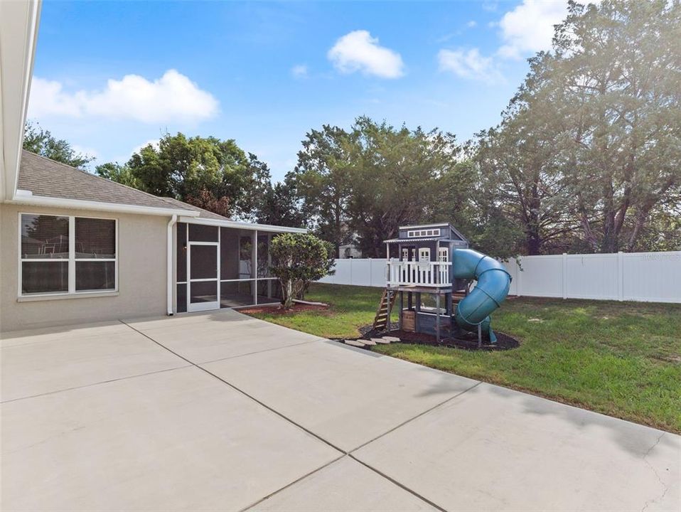 Active With Contract: $379,000 (3 beds, 2 baths, 1932 Square Feet)