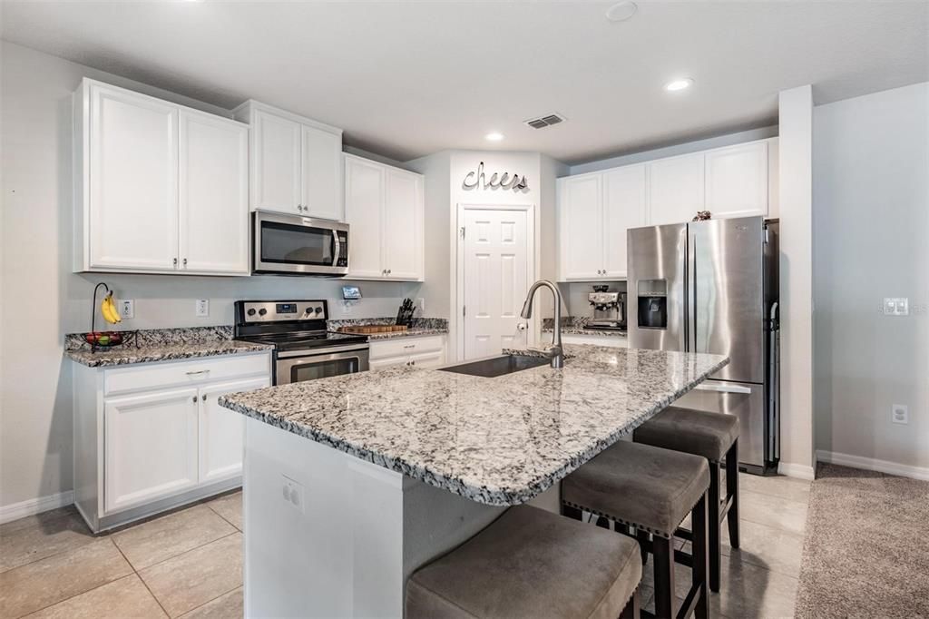 Active With Contract: $380,000 (3 beds, 2 baths, 1609 Square Feet)