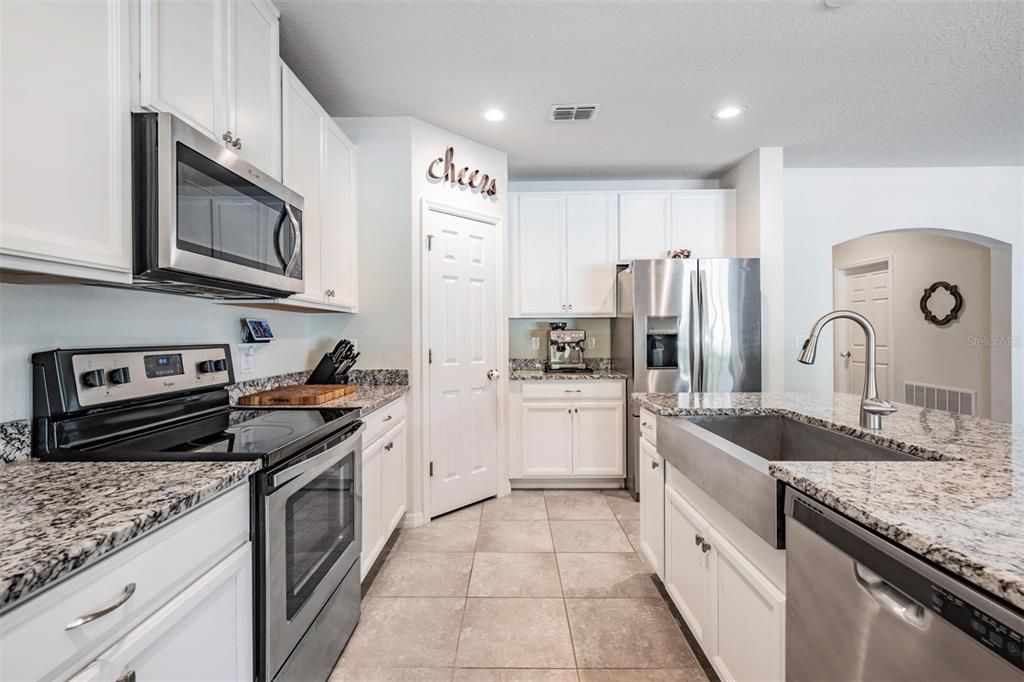 Active With Contract: $380,000 (3 beds, 2 baths, 1609 Square Feet)