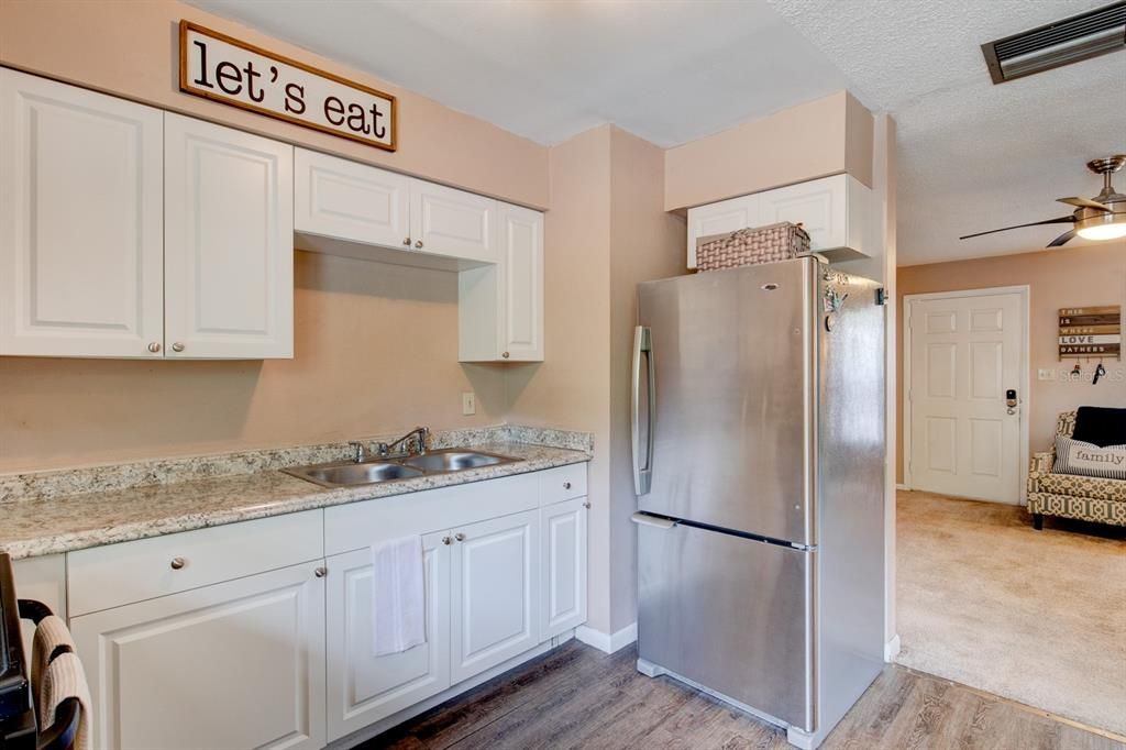 For Sale: $306,500 (3 beds, 2 baths, 1248 Square Feet)