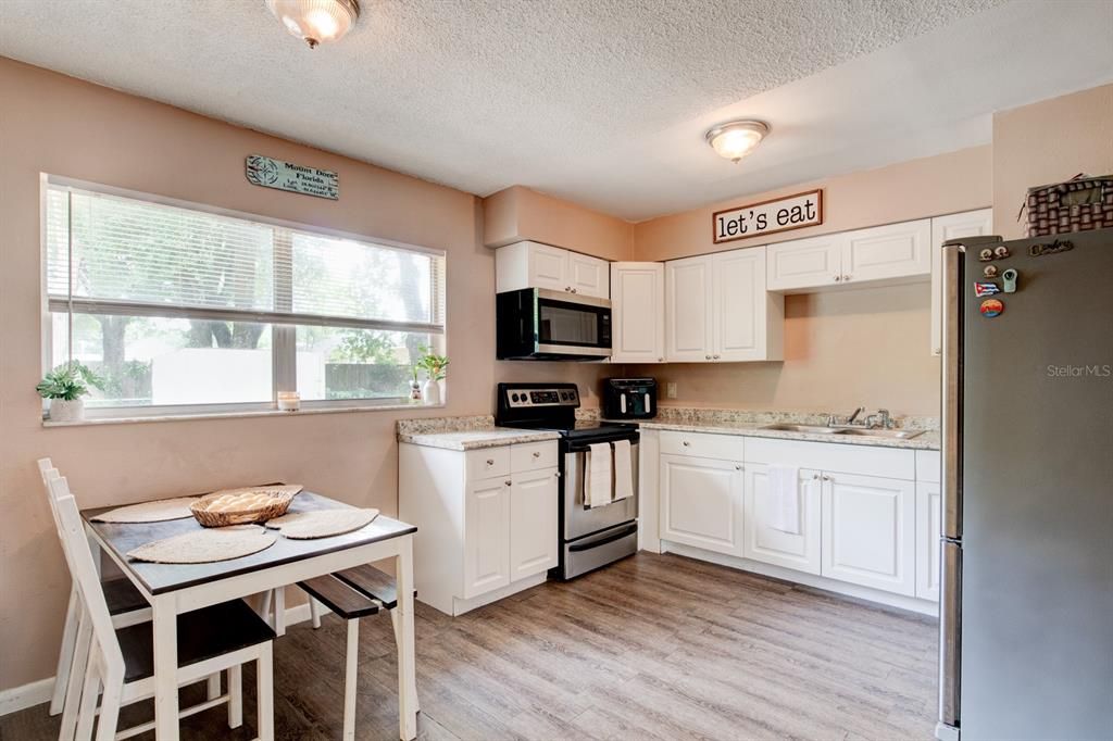 For Sale: $306,500 (3 beds, 2 baths, 1248 Square Feet)