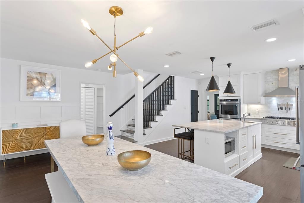 Active With Contract: $1,300,000 (5 beds, 4 baths, 2576 Square Feet)