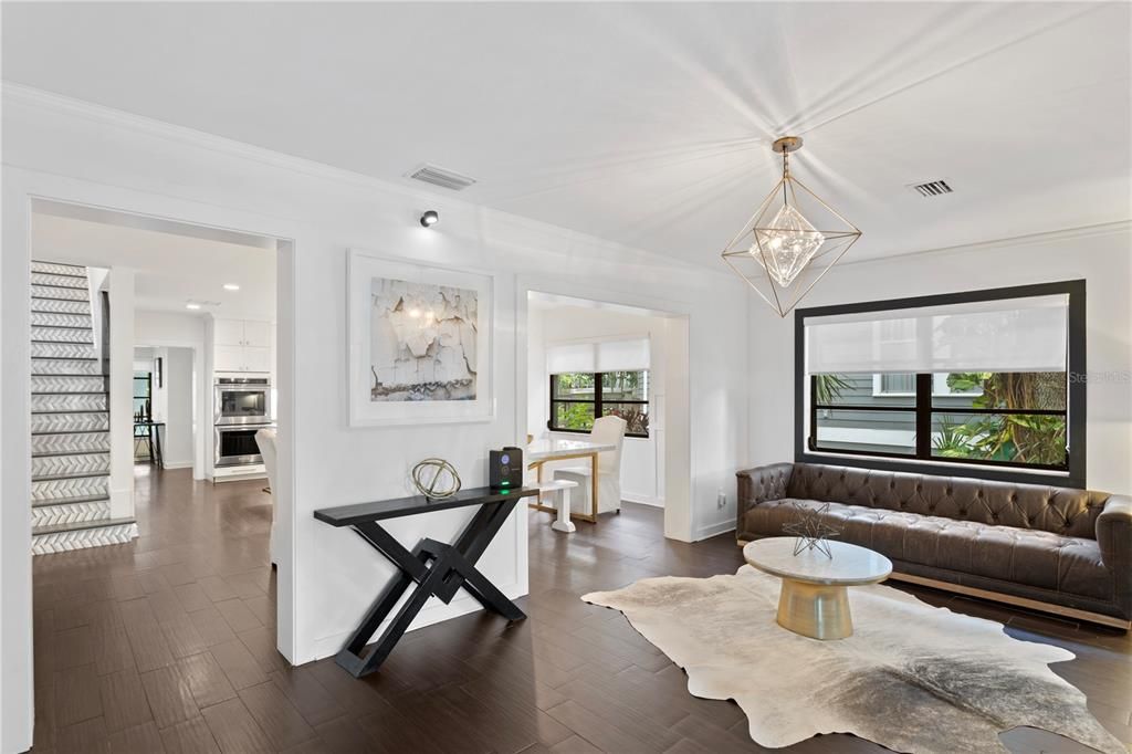 Active With Contract: $1,300,000 (5 beds, 4 baths, 2576 Square Feet)