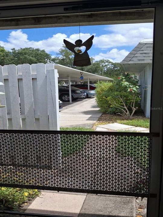 Screen door on lanai