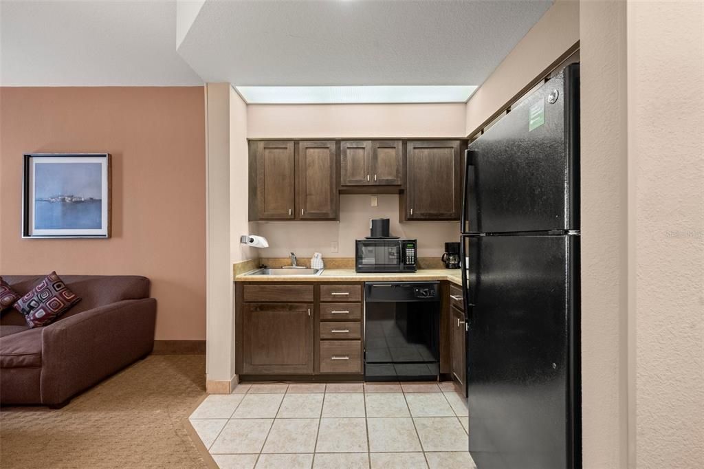 For Sale: $120,000 (1 beds, 1 baths, 547 Square Feet)