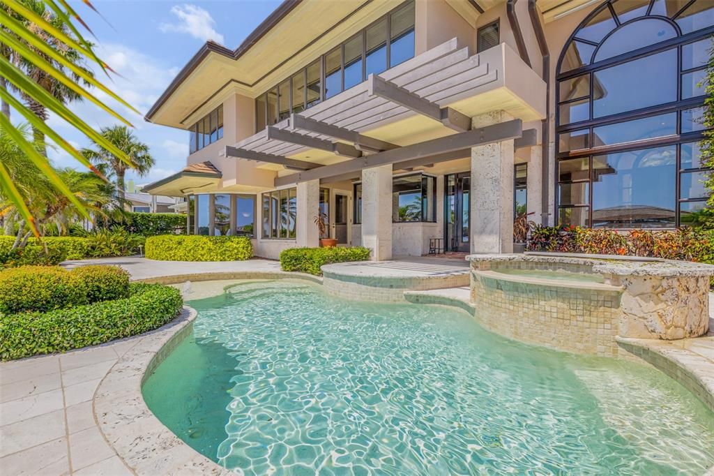 Active With Contract: $3,999,999 (4 beds, 4 baths, 6254 Square Feet)