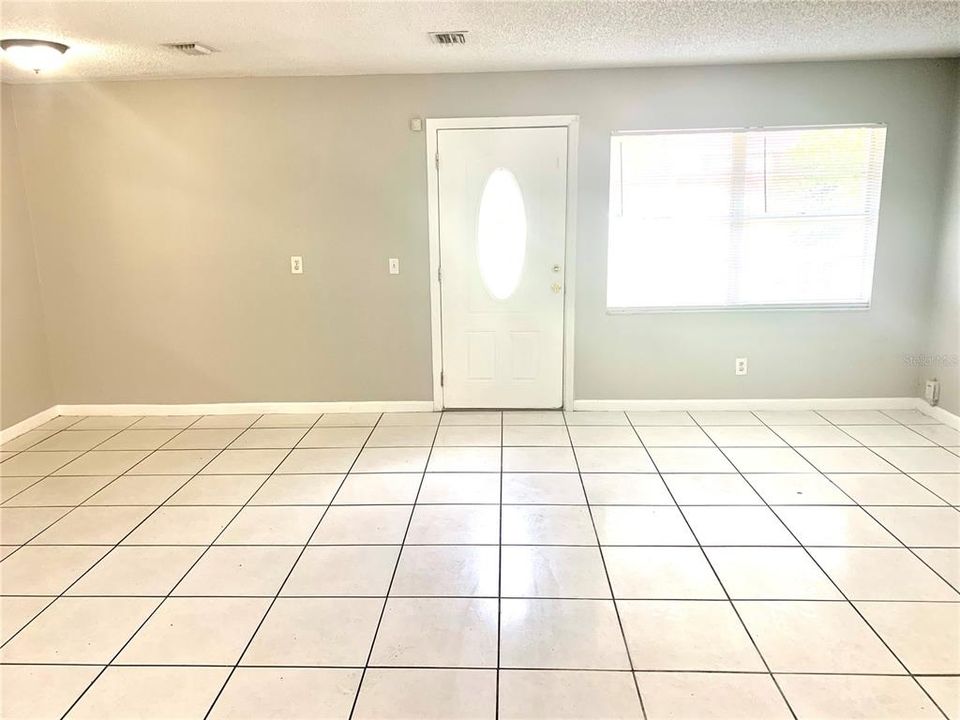 For Rent: $1,950 (3 beds, 2 baths, 1432 Square Feet)