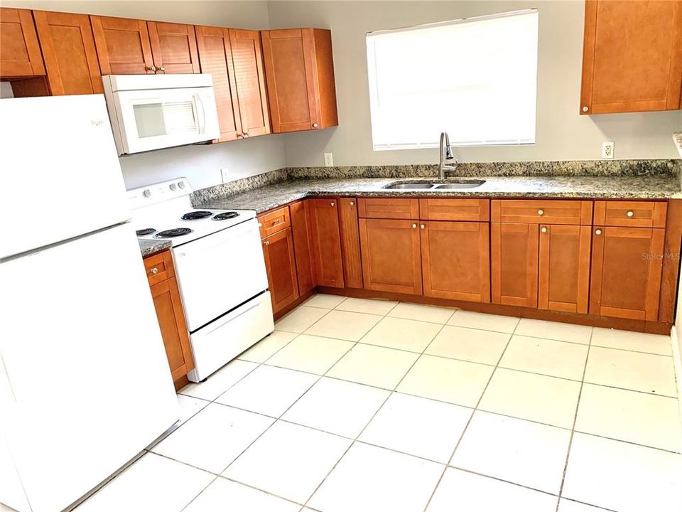 For Rent: $1,950 (3 beds, 2 baths, 1432 Square Feet)