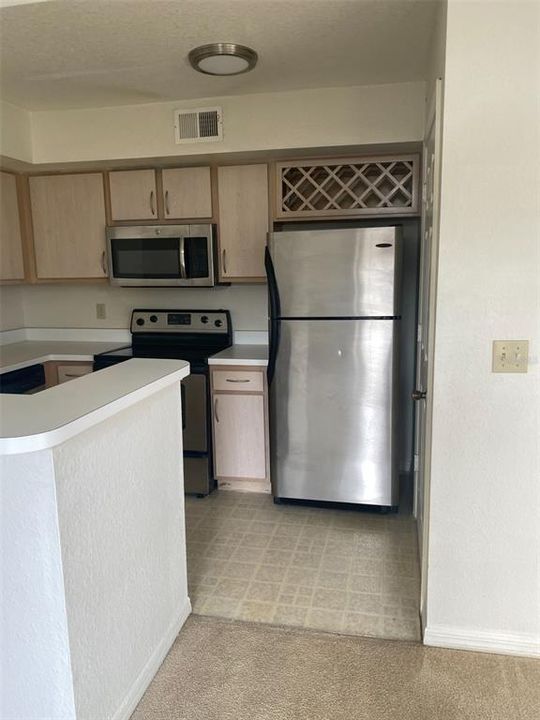 For Sale: $199,900 (2 beds, 2 baths, 1072 Square Feet)