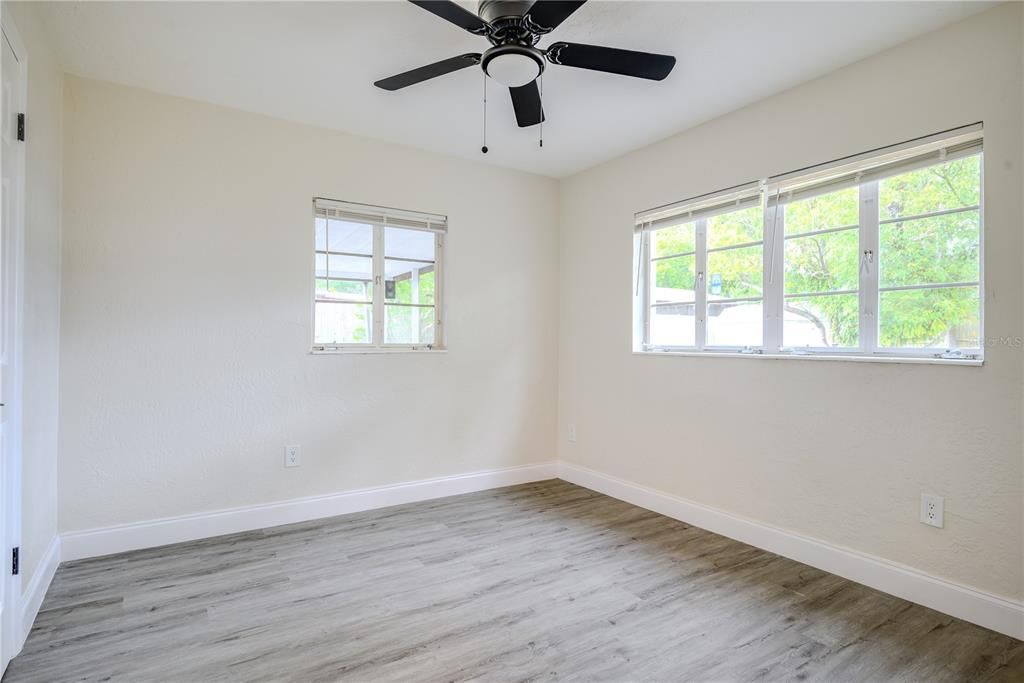 For Sale: $295,000 (3 beds, 1 baths, 1174 Square Feet)