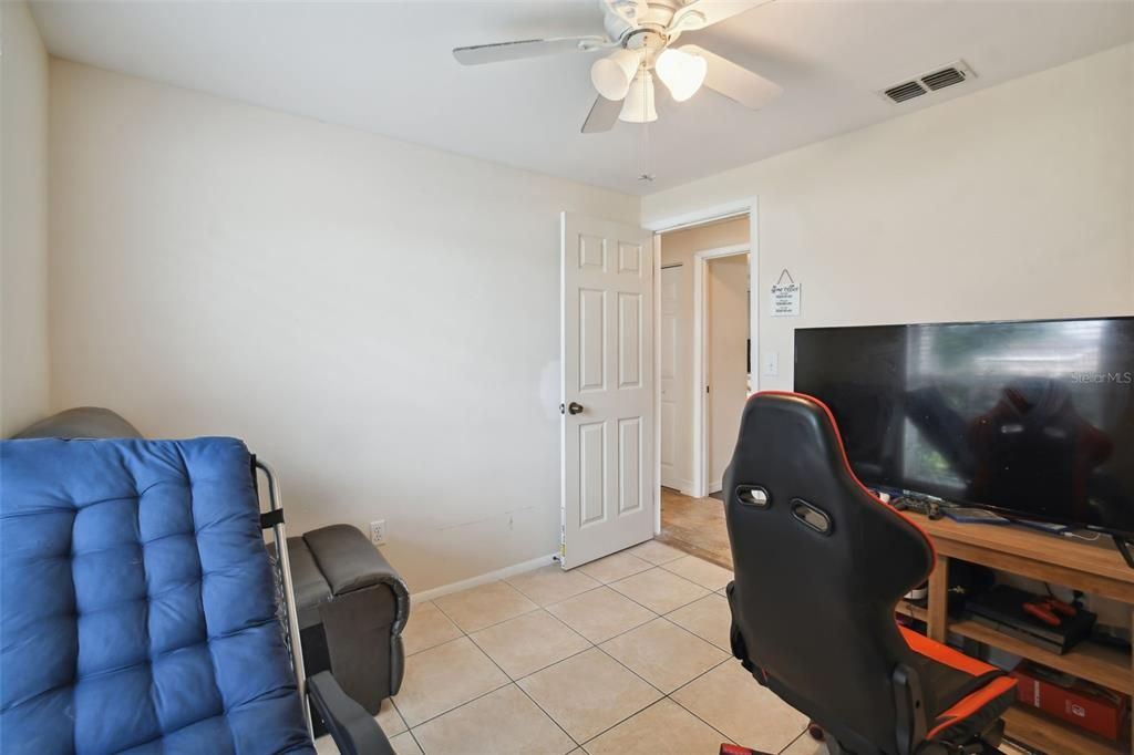 For Sale: $375,000 (3 beds, 2 baths, 1391 Square Feet)