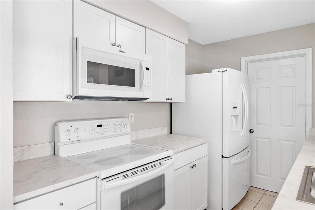 For Sale: $285,500 (2 beds, 2 baths, 1134 Square Feet)