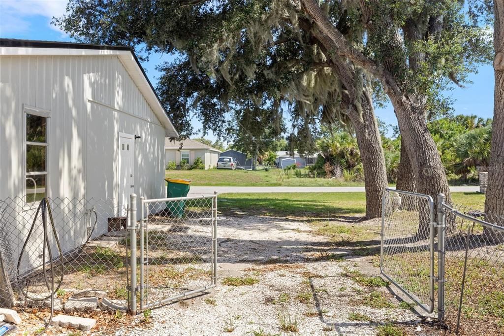 Large Fenced Yard