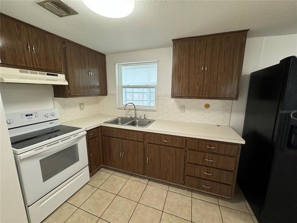 For Rent: $1,700 (2 beds, 2 baths, 1118 Square Feet)