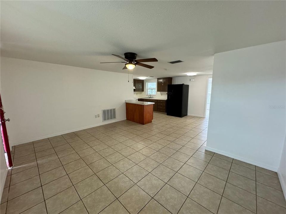 For Rent: $1,700 (2 beds, 2 baths, 1118 Square Feet)