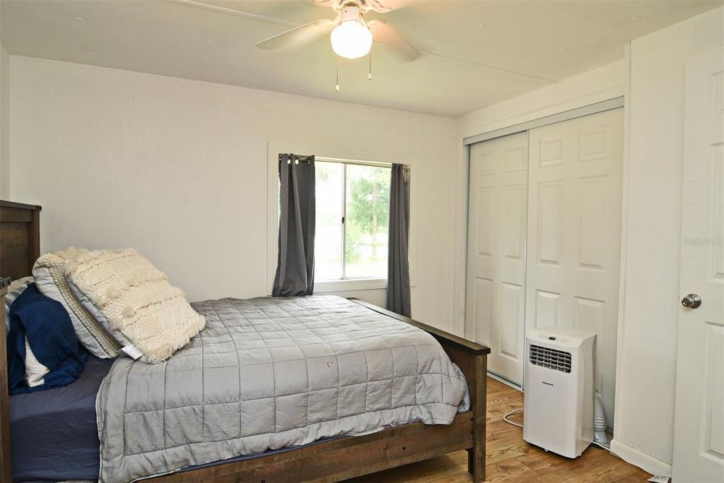 For Sale: $185,000 (2 beds, 2 baths, 854 Square Feet)