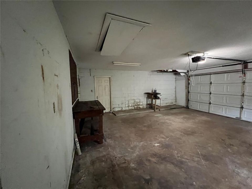 For Sale: $290,000 (4 beds, 2 baths, 1947 Square Feet)