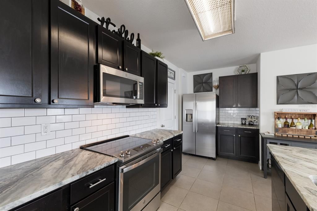 For Sale: $492,500 (4 beds, 2 baths, 2316 Square Feet)