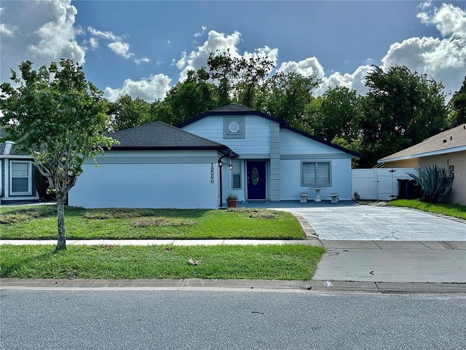 Active With Contract: $364,900 (3 beds, 2 baths, 1251 Square Feet)