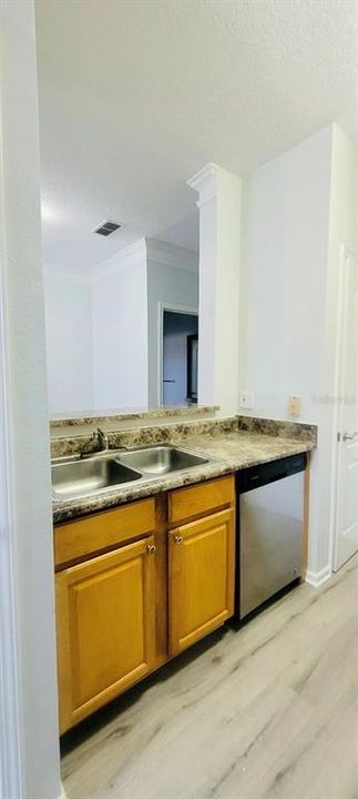 For Rent: $1,800 (2 beds, 2 baths, 983 Square Feet)