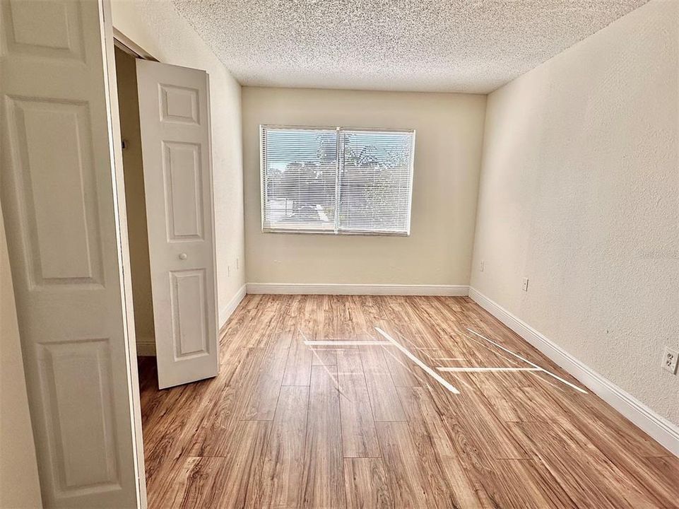 For Sale: $138,000 (2 beds, 2 baths, 976 Square Feet)