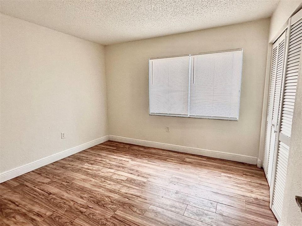 For Sale: $138,000 (2 beds, 2 baths, 976 Square Feet)