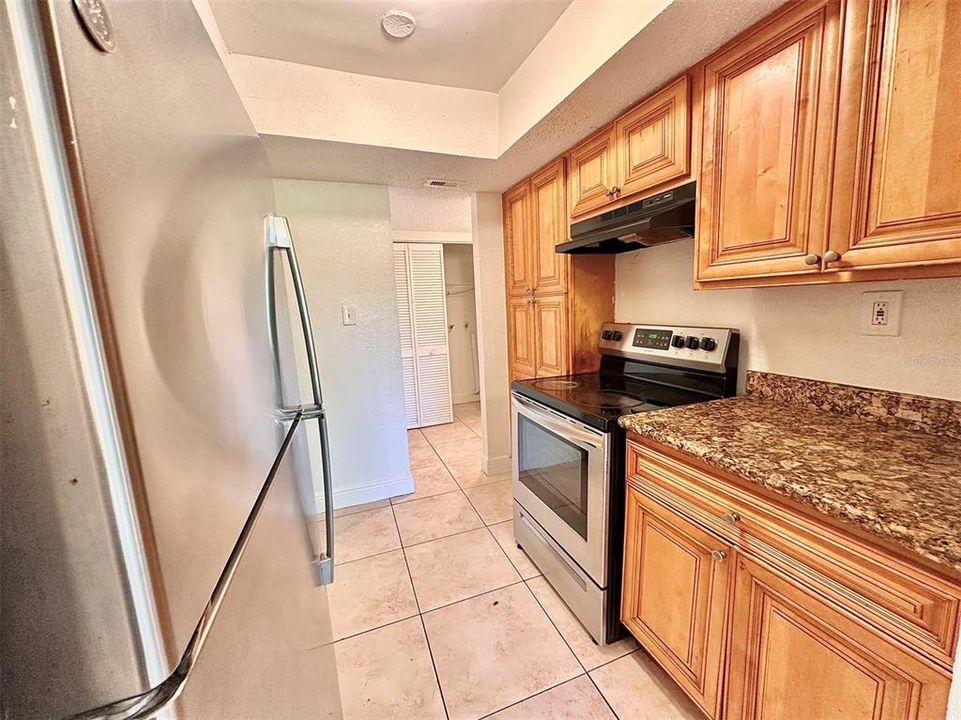 For Sale: $138,000 (2 beds, 2 baths, 976 Square Feet)