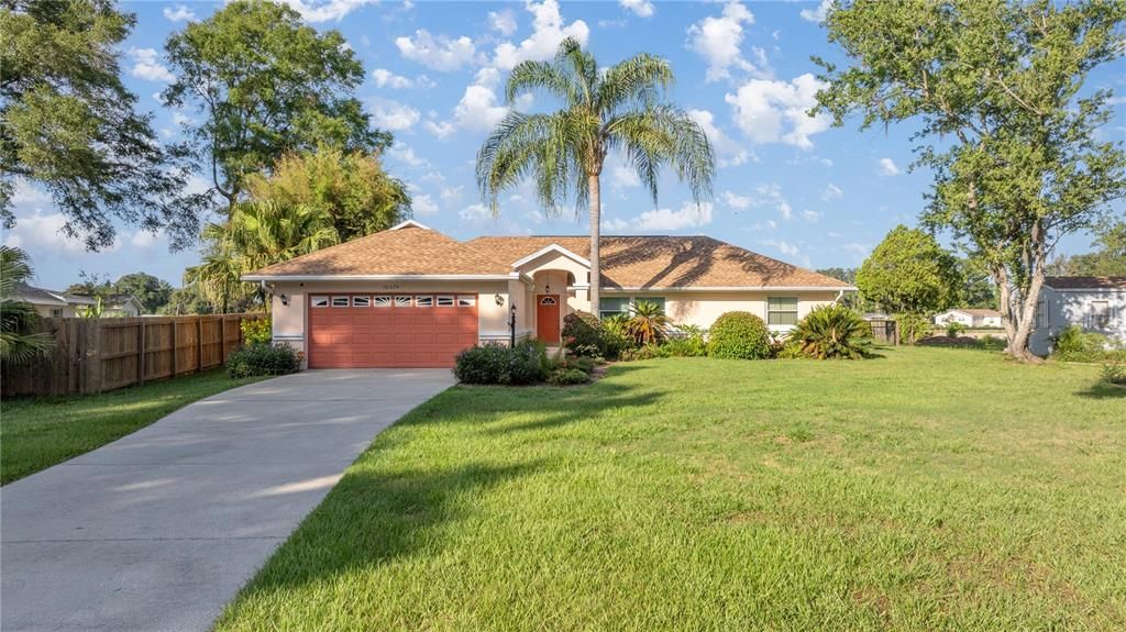 Active With Contract: $350,000 (3 beds, 2 baths, 1558 Square Feet)