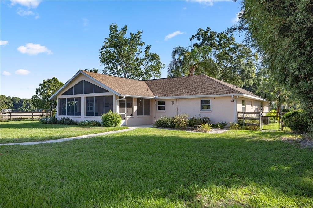 Active With Contract: $350,000 (3 beds, 2 baths, 1558 Square Feet)