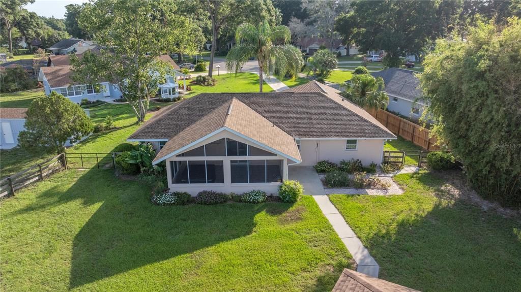 Active With Contract: $350,000 (3 beds, 2 baths, 1558 Square Feet)