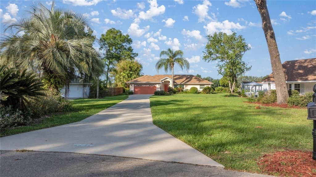 Active With Contract: $350,000 (3 beds, 2 baths, 1558 Square Feet)