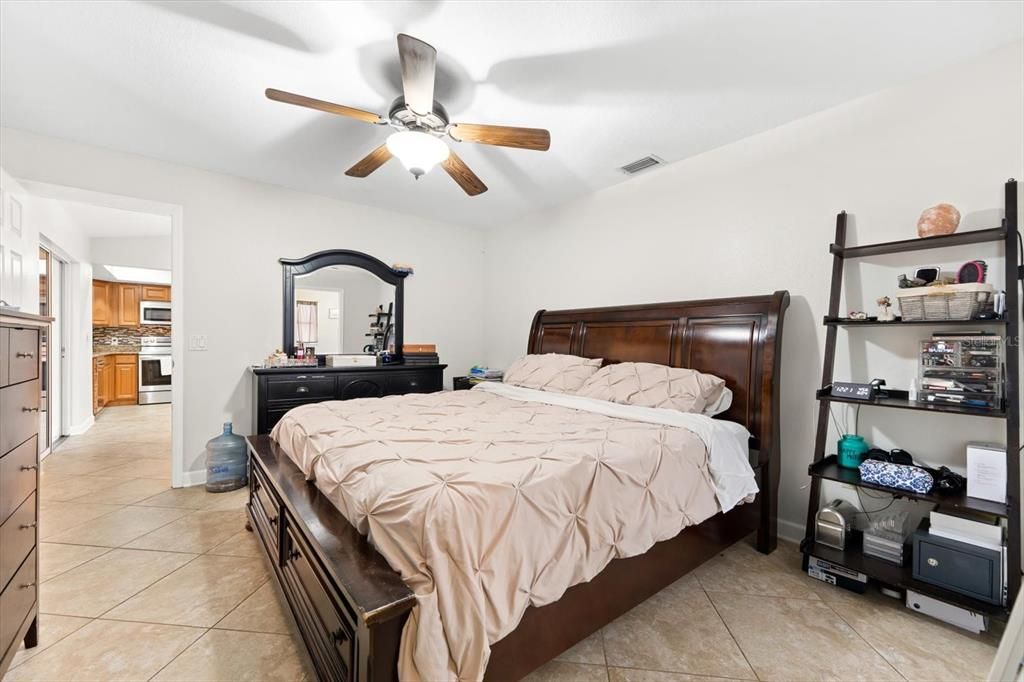 For Sale: $305,000 (3 beds, 2 baths, 1452 Square Feet)