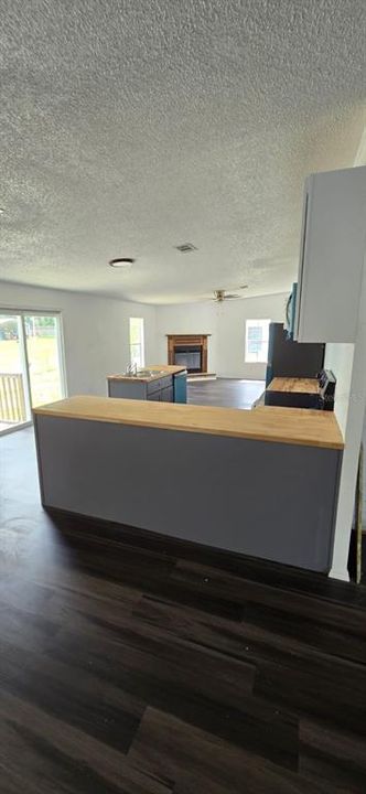 For Sale: $279,000 (3 beds, 2 baths, 1792 Square Feet)