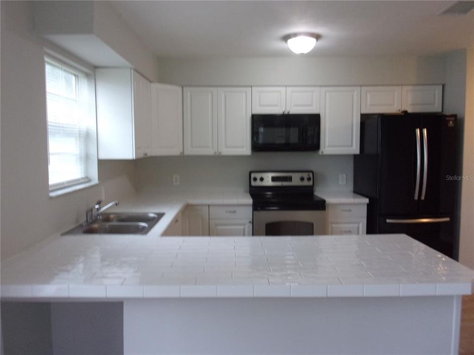 Active With Contract: $167,500 (2 beds, 2 baths, 864 Square Feet)