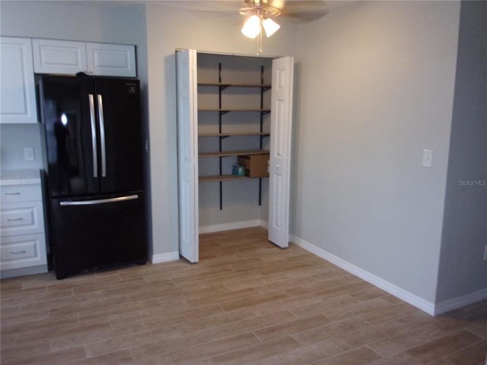 Active With Contract: $167,500 (2 beds, 2 baths, 864 Square Feet)