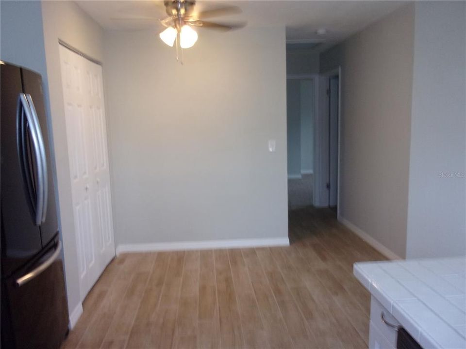 Active With Contract: $167,500 (2 beds, 2 baths, 864 Square Feet)