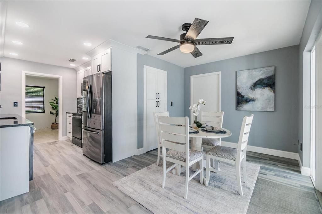 Active With Contract: $444,900 (2 beds, 2 baths, 1482 Square Feet)