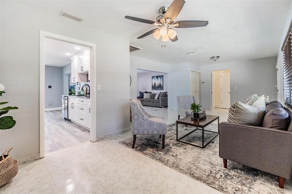 Active With Contract: $444,900 (2 beds, 2 baths, 1482 Square Feet)